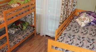 Хостел Planeta Hostel Красноярск Кровать в общем 6-местном номере для женщин-3